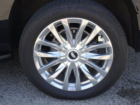 Certified 2024 Cadillac Escalade ESV Premium Luxury AWD/4WD image 23