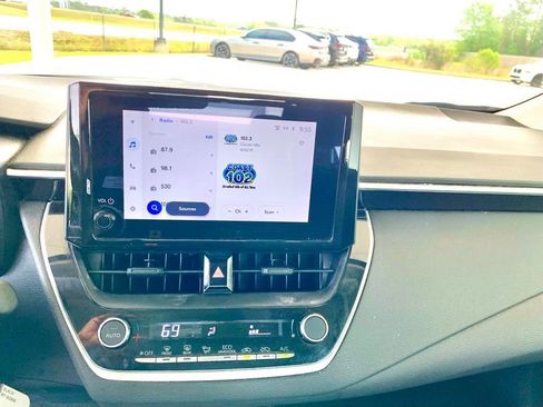 Used 2024 Toyota Corolla LE image 15