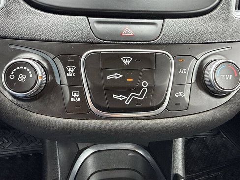 Used 2018 Chevrolet Malibu LT FWD image 30