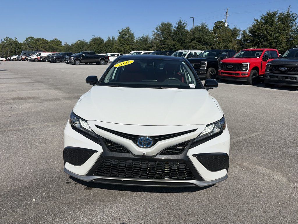 Used 2021 Toyota Camry XSE w/ Navigation Upgrade Package FWD image 10