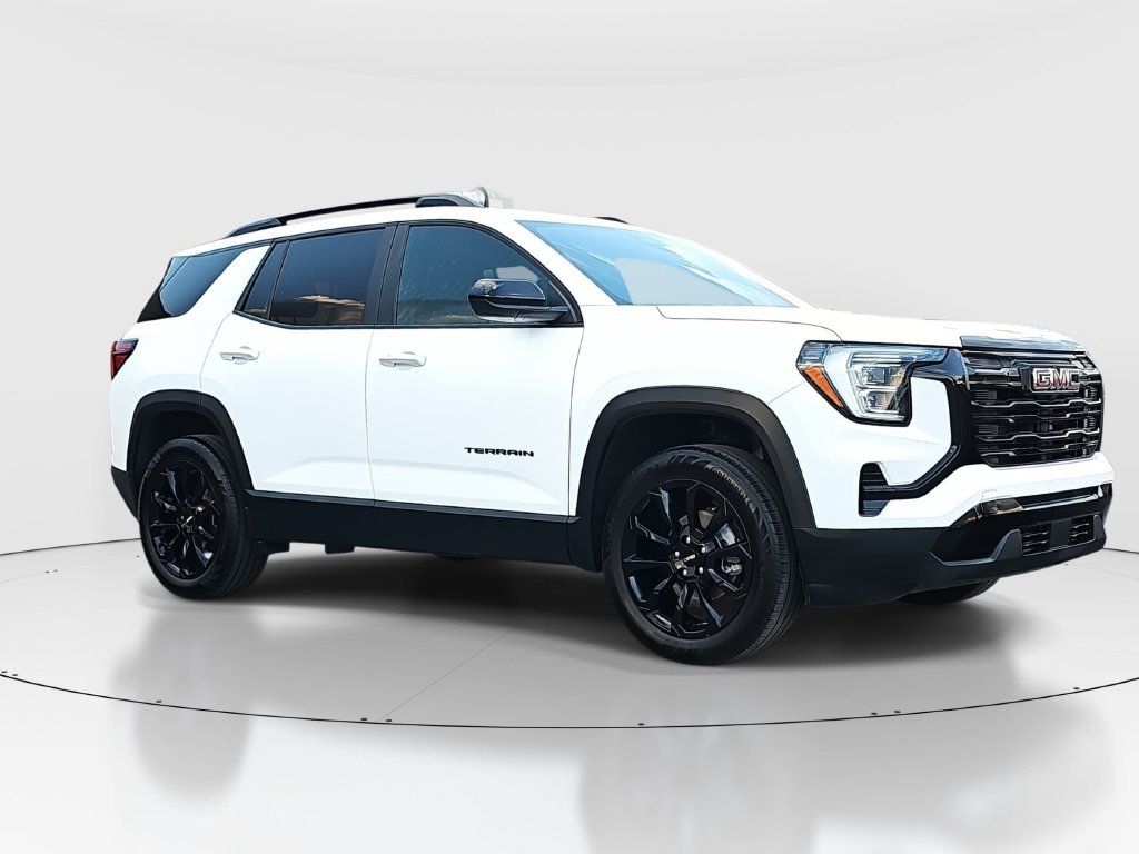Used 2026 GMC Terrain Elevation w/ Elevation Premium Package FWD image 3