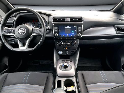 Used 2023 Nissan Leaf S image 7
