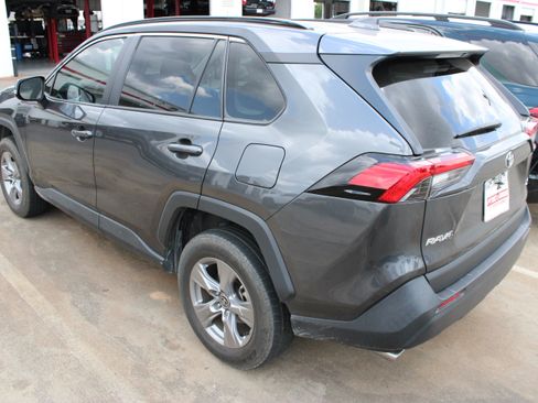 Used 2024 Toyota RAV4 XLE w/ Convenience Package FWD image 7