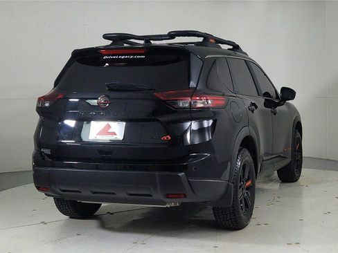 Certified 2025 Nissan Rogue SV image 6