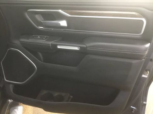Used 2020 RAM 1500 Laramie AWD/4WD image 8