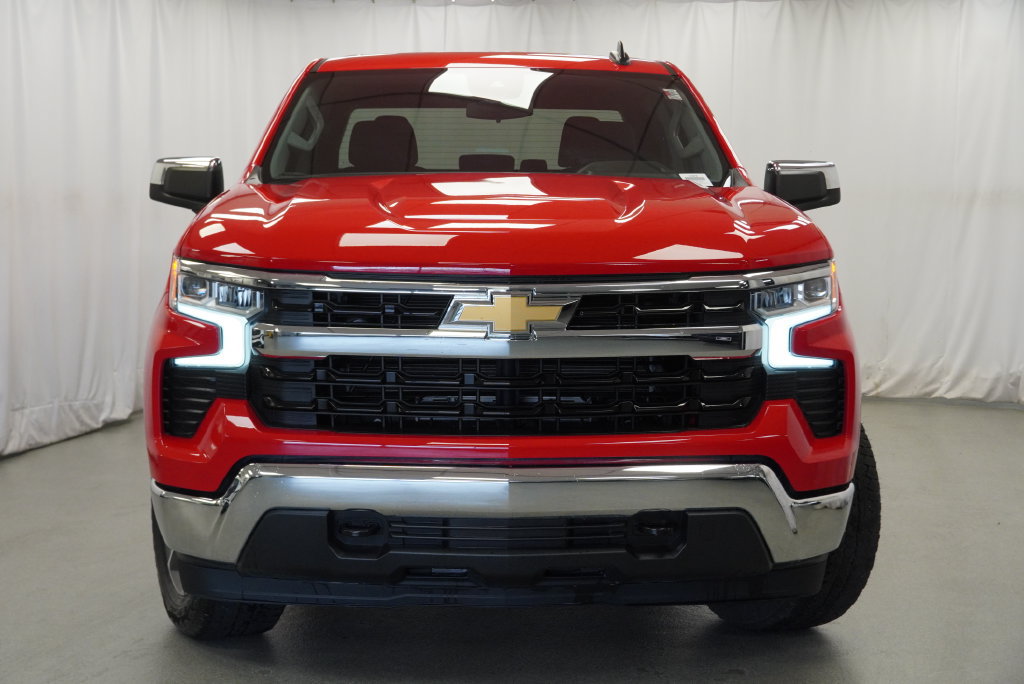 Used 2024 Chevrolet Silverado 1500 LT AWD/4WD image 11