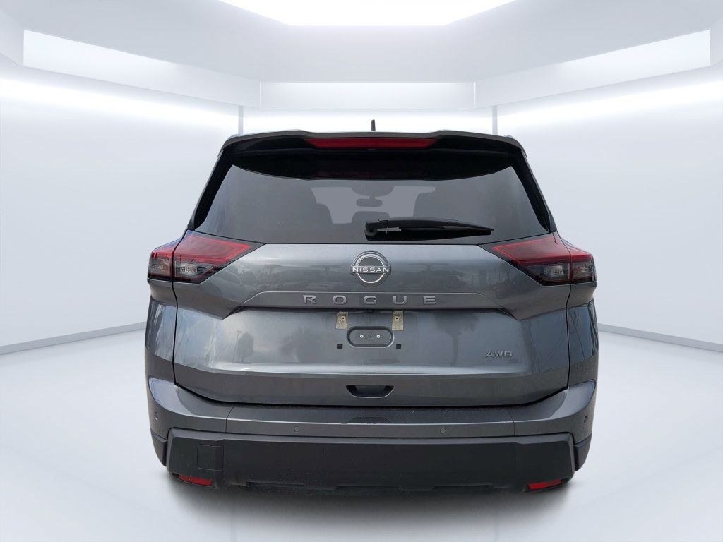 Used 2025 Nissan Rogue SV AWD/4WD image 3