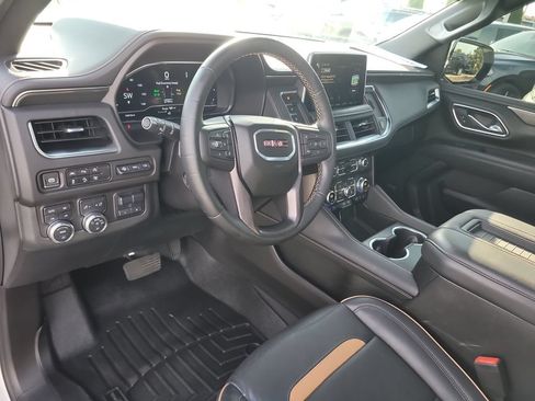 Used 2024 GMC Yukon XL AT4 w/ AT4 Premium Plus Package AWD/4WD image 24
