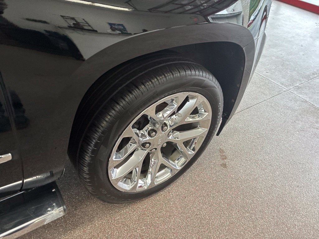 Used 2018 GMC Yukon Denali w/ Open Road Package AWD/4WD image 33