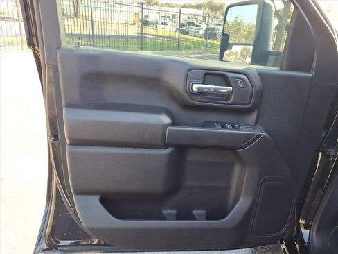 Used 2024 Chevrolet Silverado 2500 Custom w/ Custom Value Package image 12