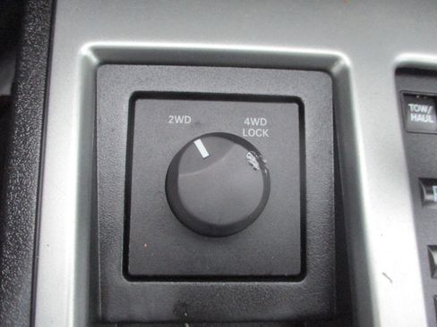 Used 2011 Dodge Nitro Heat image 10