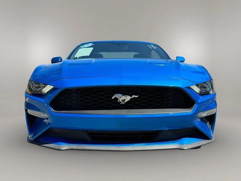 Used 2020 Ford Mustang Coupe RWD image 3
