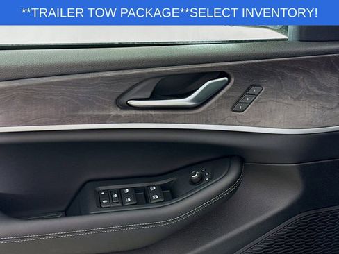 New 2025 Jeep Grand Cherokee Limited w/ Luxury Tech Group II image 18