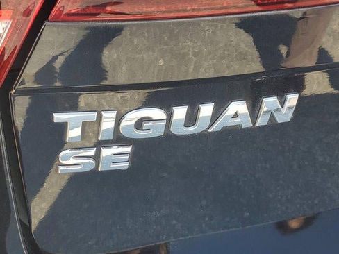 Used 2021 Volkswagen Tiguan SE image 5