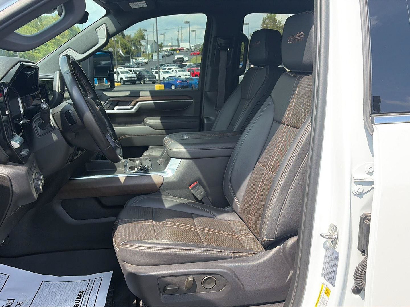 Used 2025 Chevrolet Silverado 2500 High Country w/ Technology Package AWD/4WD image 14