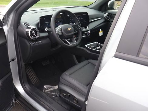 New 2026 Chevrolet Equinox LT w/ Convenience Package II FWD image 13