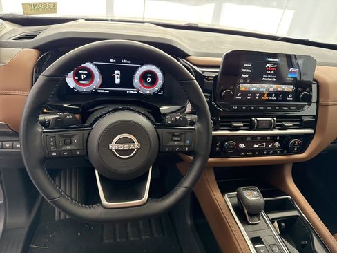 Used 2024 Nissan Pathfinder Platinum w/ Cargo Package image 9