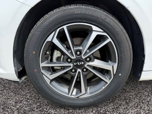 Used 2024 Kia Forte LXS FWD image 9