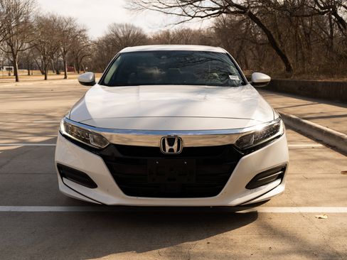 Used 2018 Honda Accord LX image 3