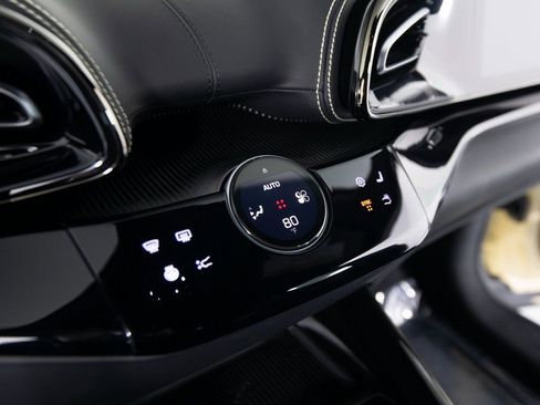 Used 2025 Ferrari Purosangue image 19