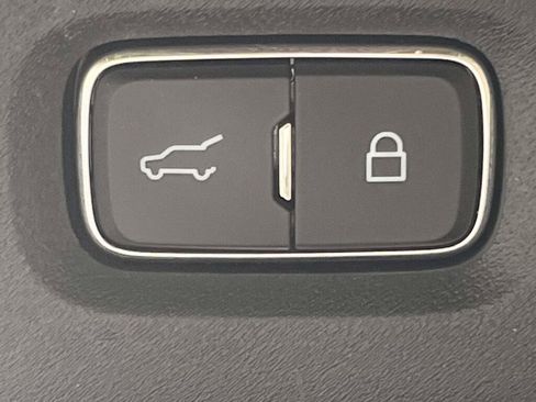 Used 2025 Ford Expedition Platinum AWD/4WD image 23
