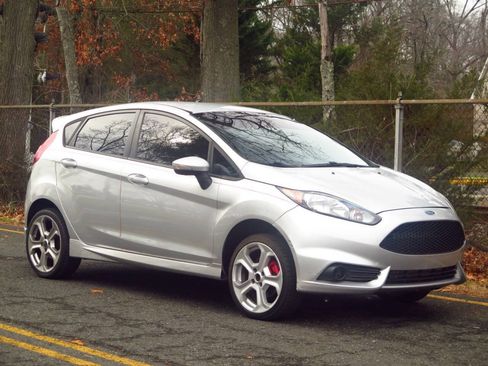 Used 2012 Ford Fiesta SE FWD image 13
