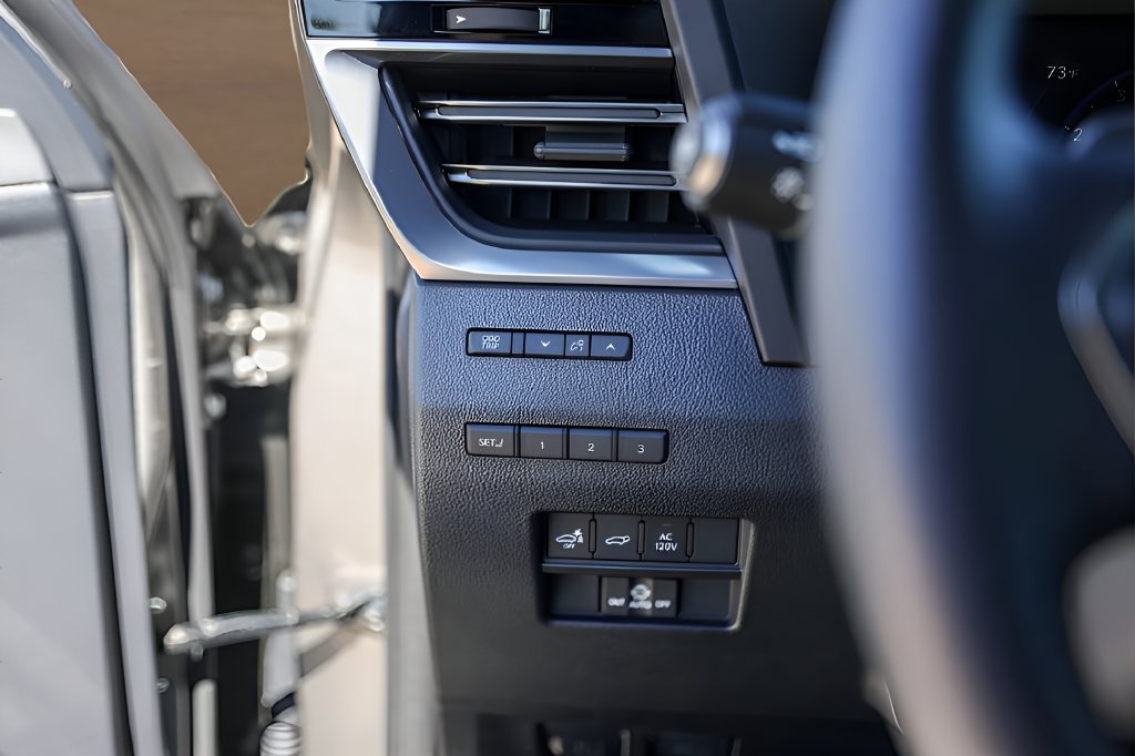 Used 2025 Lexus GX 550 w/ Accessory Package (2T) AWD/4WD image 15