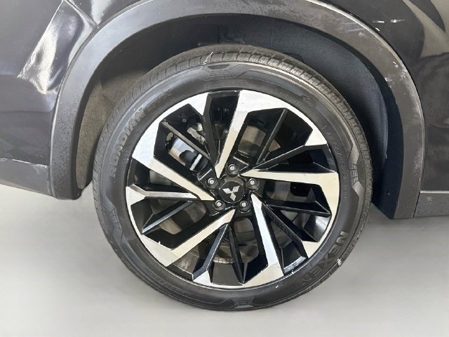 Used 2024 Mitsubishi Outlander SE FWD image 32