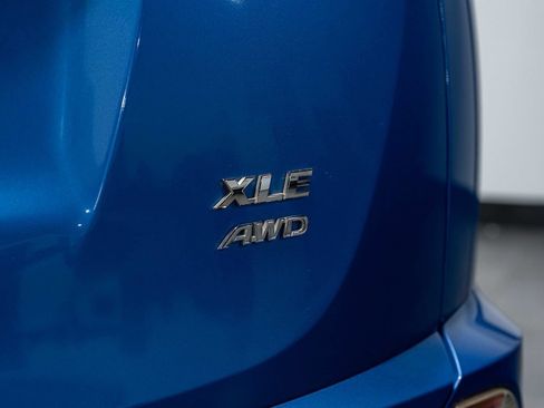 Used 2017 Toyota RAV4 XLE w/ Plus Special Value Package AWD/4WD image 12