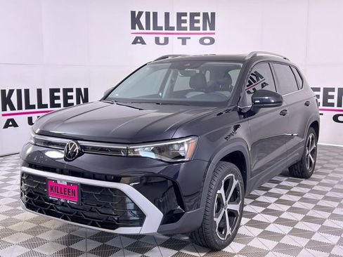 Used 2025 Volkswagen Taos SEL image 3