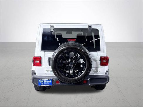 Certified 2025 Jeep Wrangler Unlimited Sahara AWD/4WD image 8