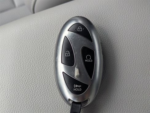 Certified 2025 Hyundai Elantra Limited image 30