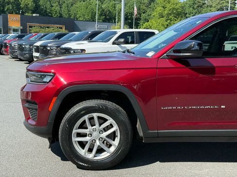 Used 2023 Jeep Grand Cherokee Laredo RWD image 10