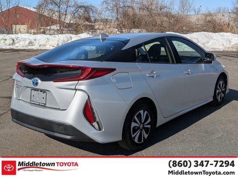 Used 2017 Toyota Prius Prime Premium FWD image 3