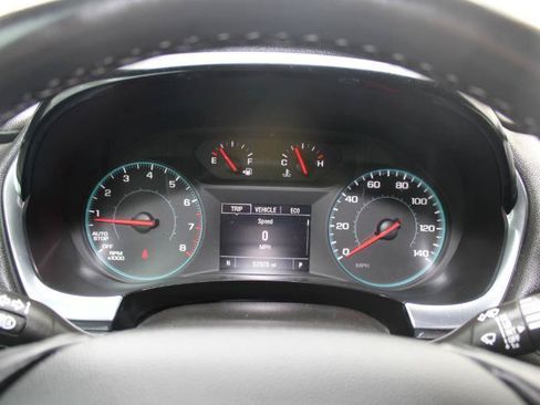 Used 2023 Chevrolet Traverse LT FWD image 23
