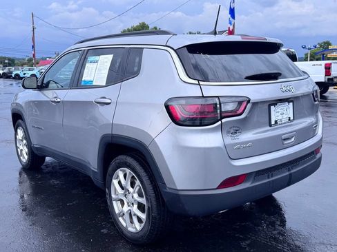 Used 2023 Jeep Compass Latitude w/ Sun and Sound Group AWD/4WD image 4