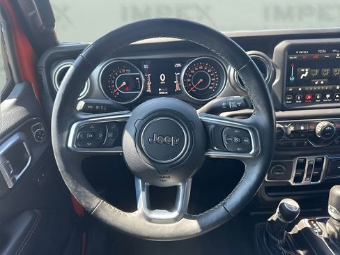 Used 2018 Jeep Wrangler Unlimited Sahara image 12