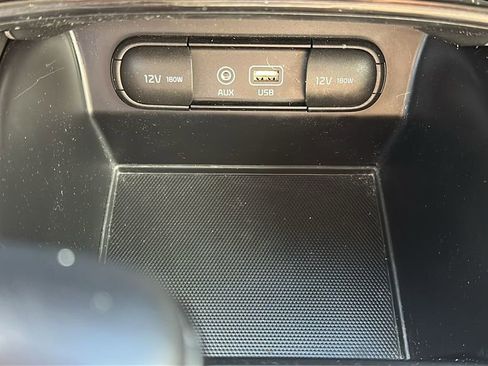 Used 2017 Kia Sorento SX image 27