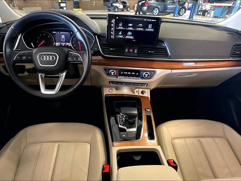 Used 2023 Audi Q5 Premium w/ Convenience Package image 14