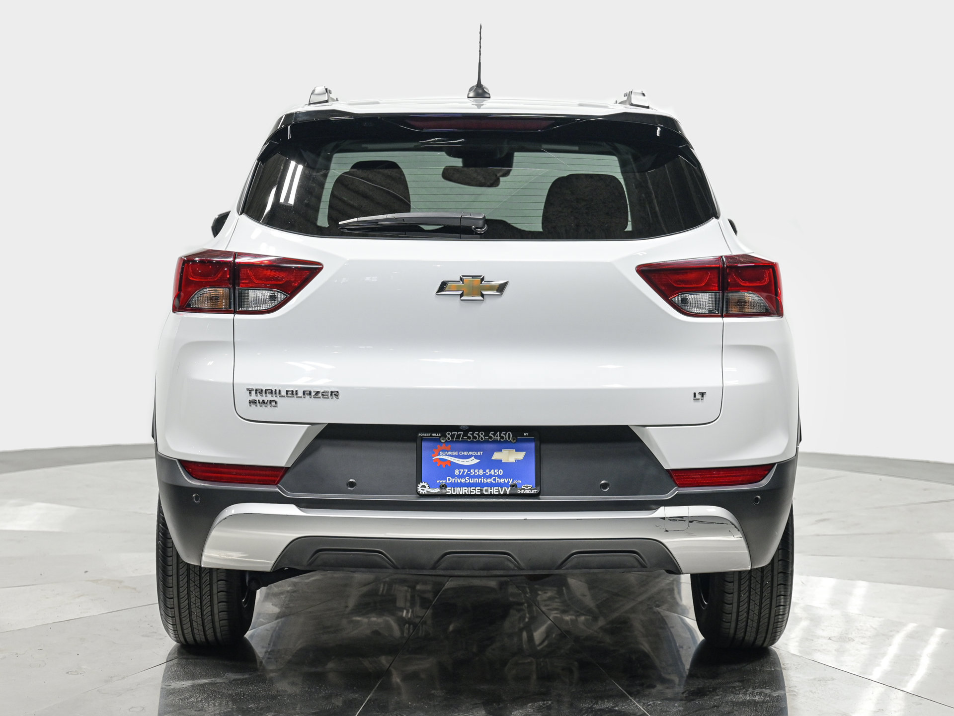 Used 2023 Chevrolet TrailBlazer LT w/ Convenience Package AWD/4WD image 5