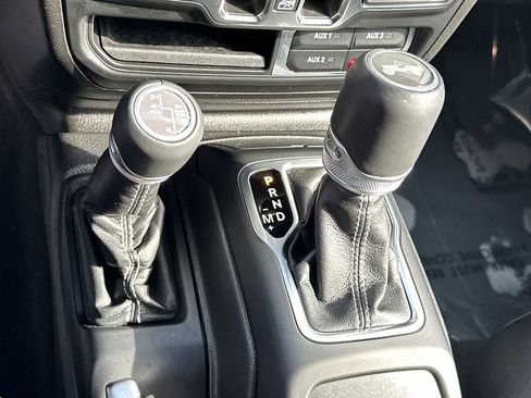 Used 2022 Jeep Wrangler Unlimited Sahara w/ Cold Weather Group image 31