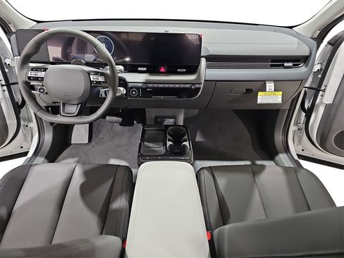 New 2026 Hyundai Ioniq 5 SEL image 9