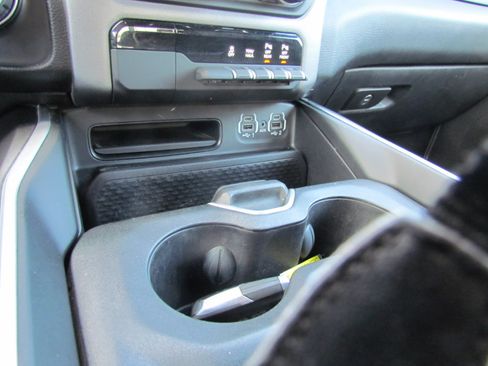 Used 2022 RAM 1500 Big Horn AWD/4WD image 31