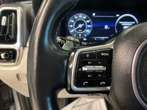 Used 2023 Kia Sorento SX image 16