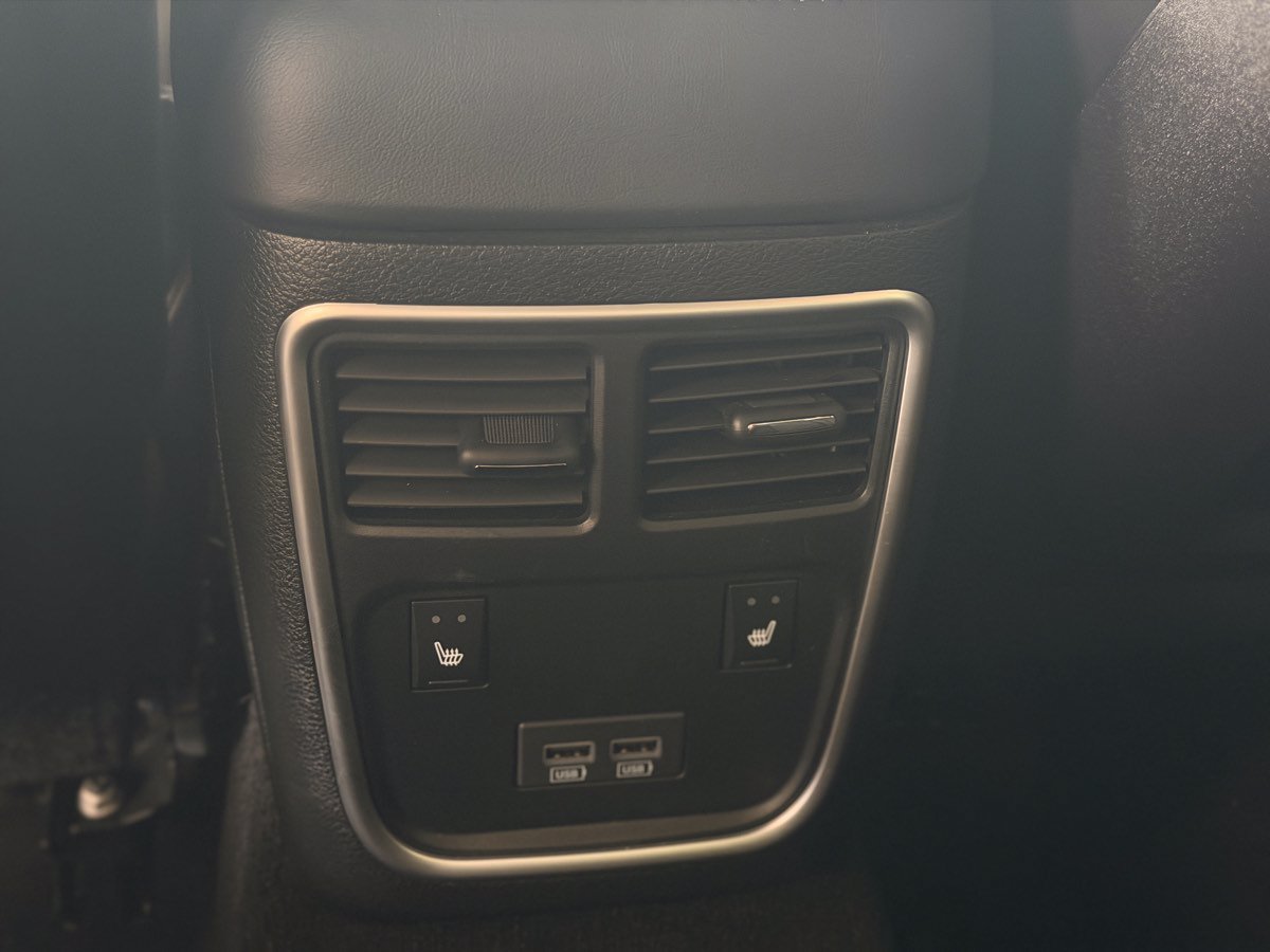 Used 2023 Chrysler 300 Touring L w/ Safetytec Plus Group RWD image 32