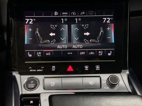 Used 2022 Audi e-tron Premium Plus w/ Premium Plus Package image 26