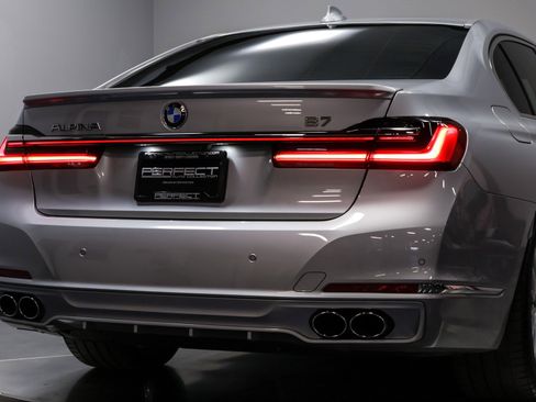 Used 2020 BMW ALPINA B7 xDrive w/ Luxury Rear Seating Package image 64