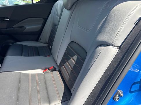 Used 2023 Nissan Kicks SR w/ SR Premium Package FWD image 8