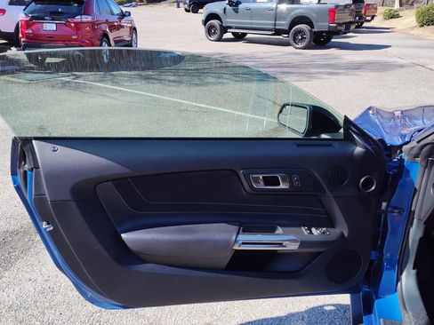 Used 2017 Ford Mustang Shelby GT350 w/ Electronics Package image 38