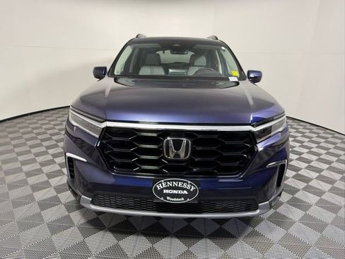 Used 2023 Honda Pilot Touring image 9